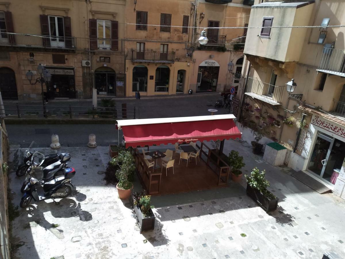 Una Scala Dal Centro Agrigent Exterior foto
